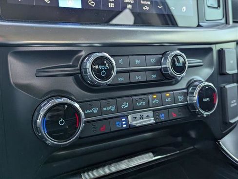 Used 2022 Ford F150 Lariat AWD/4WD image 13