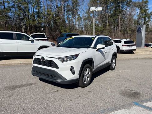 Used 2020 Toyota RAV4 XLE w/ Convenience Package image 35