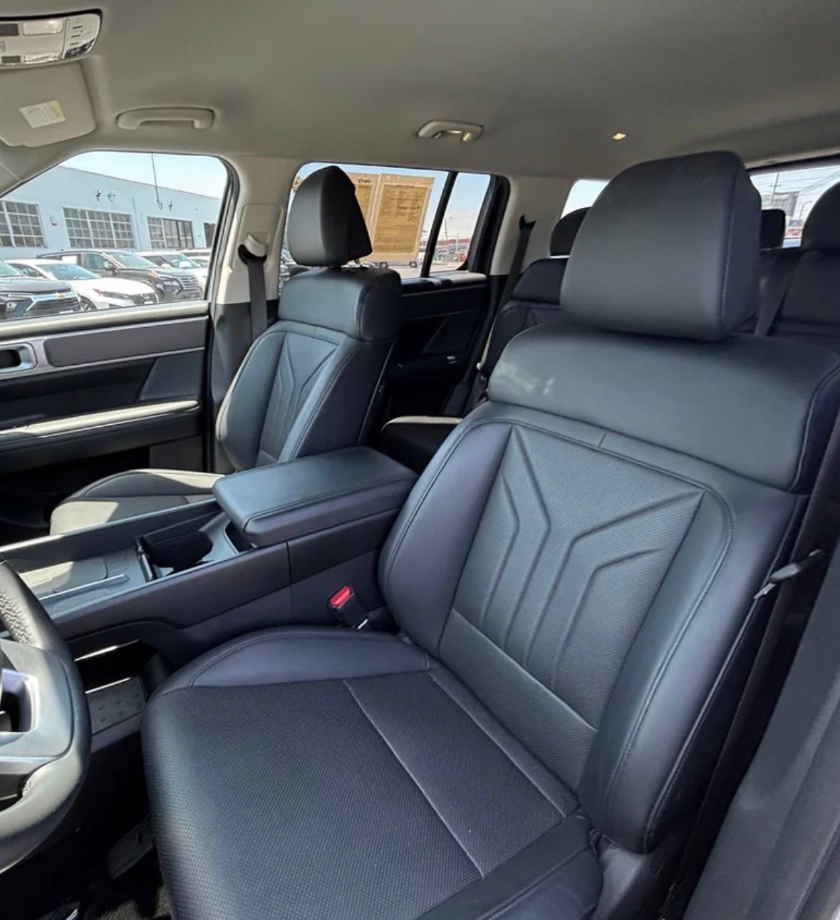 Used 2025 Hyundai Santa Fe SEL AWD/4WD image 14