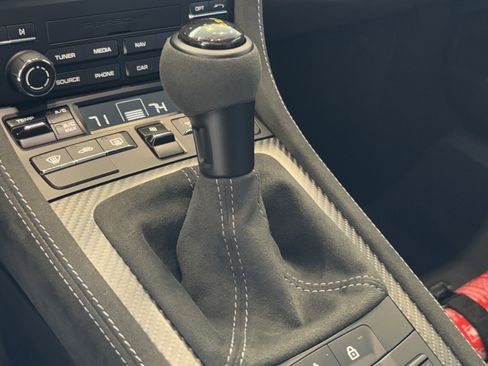 Used 2025 Porsche 718 Cayman GT4 RS image 26