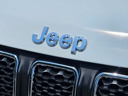 Used 2024 Jeep Compass Latitude AWD/4WD image 12