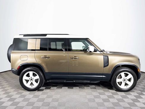 Used 2025 Land Rover Defender 110 S AWD/4WD image 4