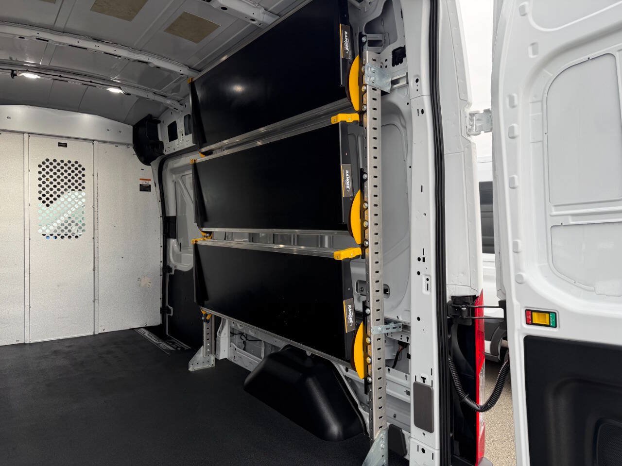 Used 2023 Ford Transit 250 148 High Roof RWD image 31