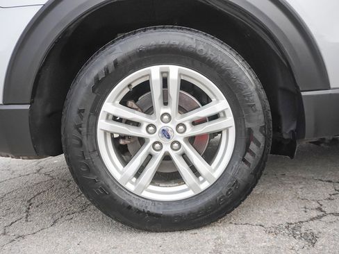 Used 2020 Ford Explorer XLT w/ Equipment Group 202A image 25