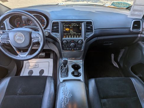 Used 2018 Jeep Grand Cherokee Altitude image 19