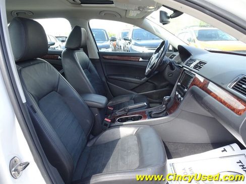 Used 2013 Volkswagen Passat 3.6 SEL Premium FWD image 15