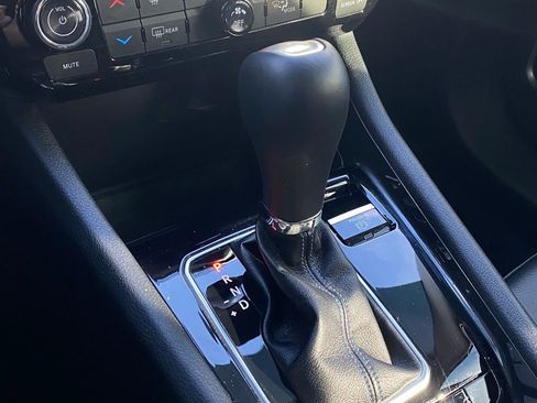 Used 2022 Jeep Compass Latitude image 17