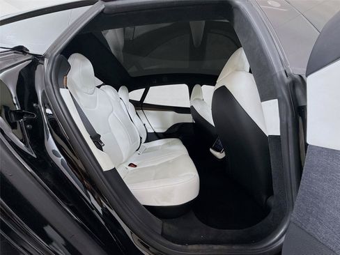 Used 2022 Tesla Model S AWD/4WD image 21