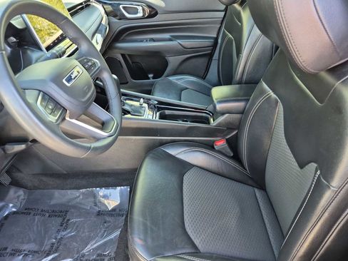 Used 2023 Jeep Compass Latitude AWD/4WD image 15