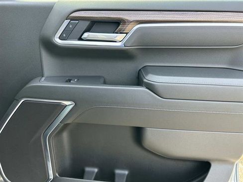 Used 2025 Chevrolet Silverado 1500 LT image 21