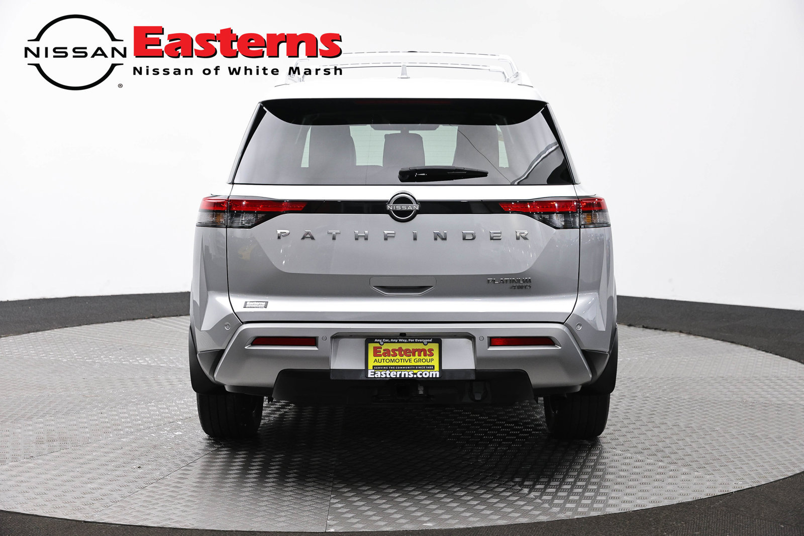 Used 2023 Nissan Pathfinder Platinum AWD/4WD image 6