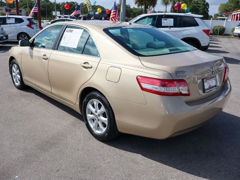 Used 2011 Toyota Camry LE w/ LE Extra-Value Pkg FWD image 3