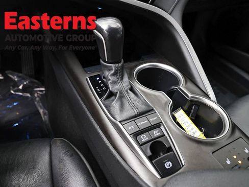 Used 2022 Toyota Camry XLE image 13