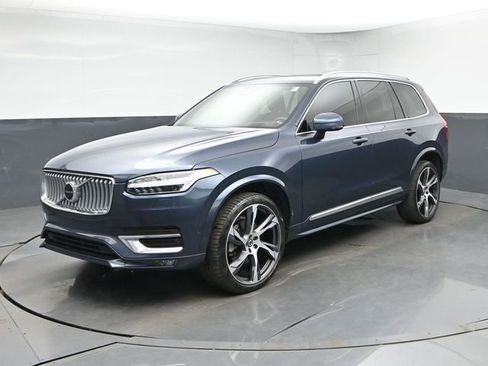 Used 2023 Volvo XC90 B6 Ultimate w/ Protection Package AWD/4WD image 4