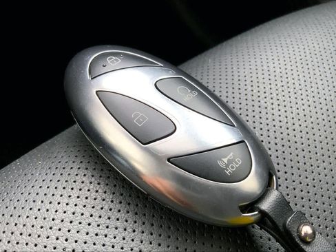 Used 2025 Hyundai Tucson Limited image 15