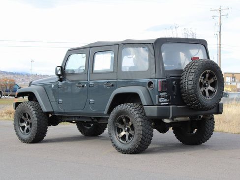 Used 2016 Jeep Wrangler Unlimited Sport image 4