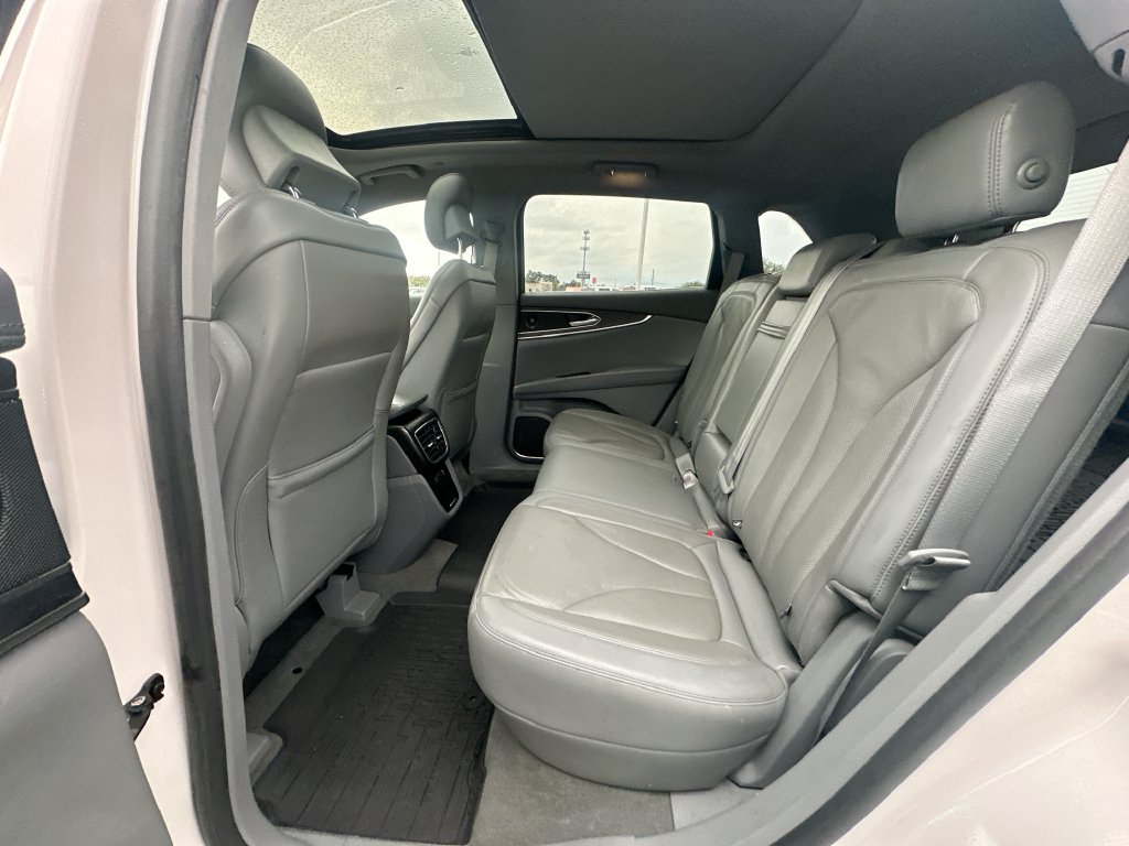 Used 2019 Lincoln Nautilus Reserve w/ Cargo Utility Package AWD/4WD image 17