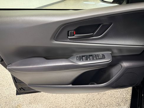 Used 2023 Toyota Prius LE image 10