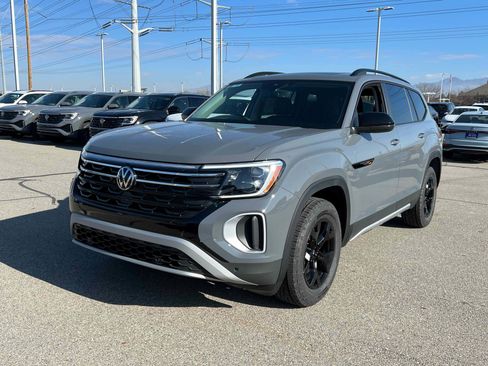 New 2026 Volkswagen Atlas Peak Edition image 1