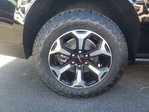 New 2026 GMC Yukon XL AT4 w/ AT4 Premium Plus Package image 5