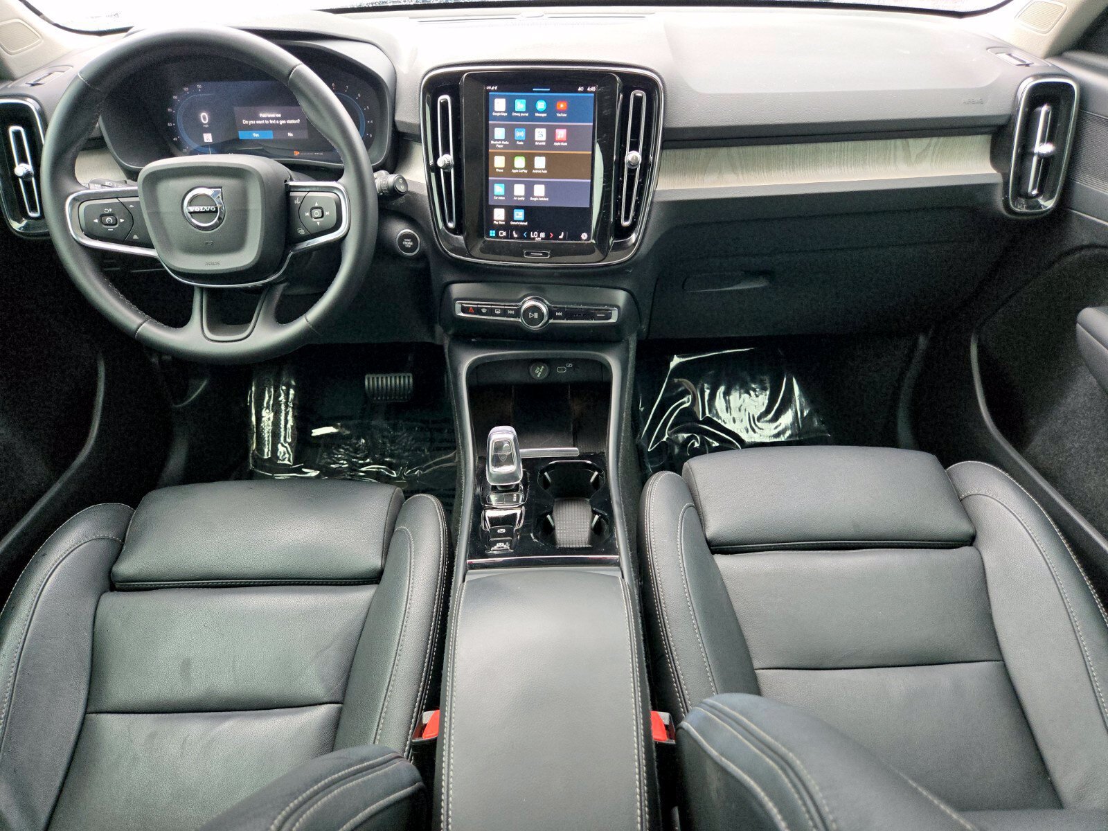 Used 2024 Volvo XC40 B5 Plus AWD/4WD image 16