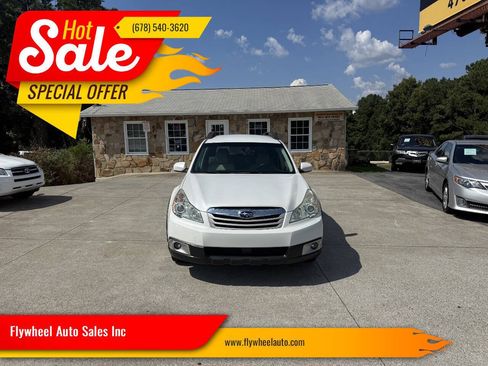 Used 2010 Subaru Outback 2.5i Premium AWD/4WD image 1