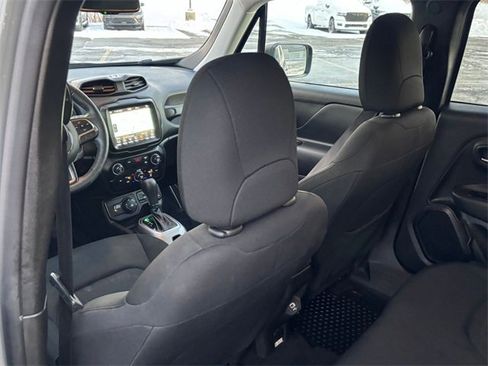 Used 2022 Jeep Renegade Latitude w/ Convenience Group image 24