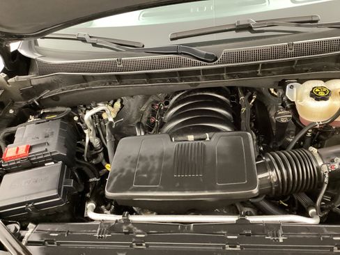 Used 2023 Chevrolet Suburban LT w/ LT Signature Package image 11