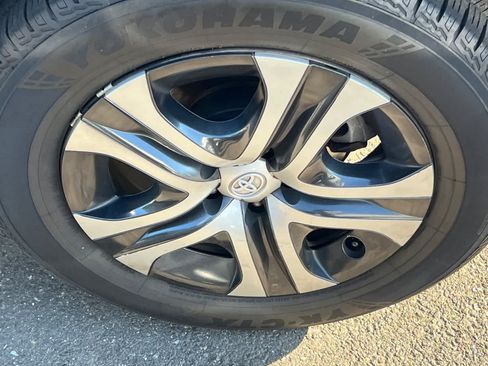 Used 2017 Toyota RAV4 LE w/ Carpet Mat Package FWD image 22