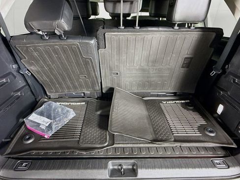 Used 2023 Toyota Sequoia Limited image 27