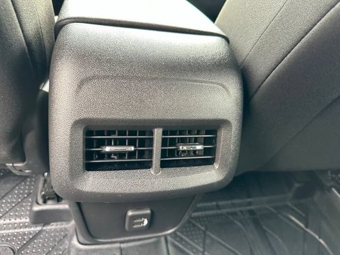 Used 2024 Chevrolet Equinox LT AWD/4WD image 23
