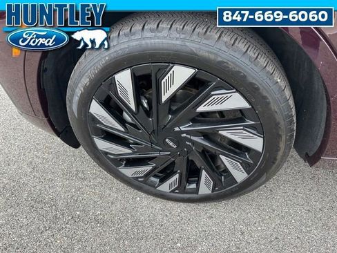 Used 2025 Lincoln Nautilus Black Label w/ Jet Appearance Package AWD/4WD image 8