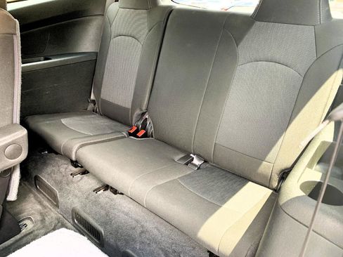 Used 2017 Chevrolet Traverse LT w/ Style and Technology Package FWD image 29