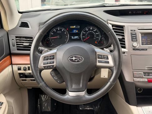 Used 2013 Subaru Outback 2.5i Limited w/ Moonroof Pkg AWD/4WD image 27