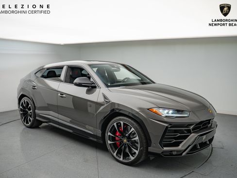 Used 2021 Lamborghini Urus image 1