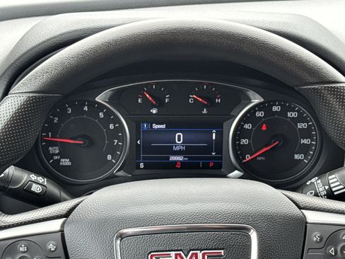 Used 2024 GMC Terrain SLE image 23