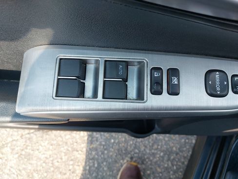 Used 2012 Toyota Camry SE FWD image 25