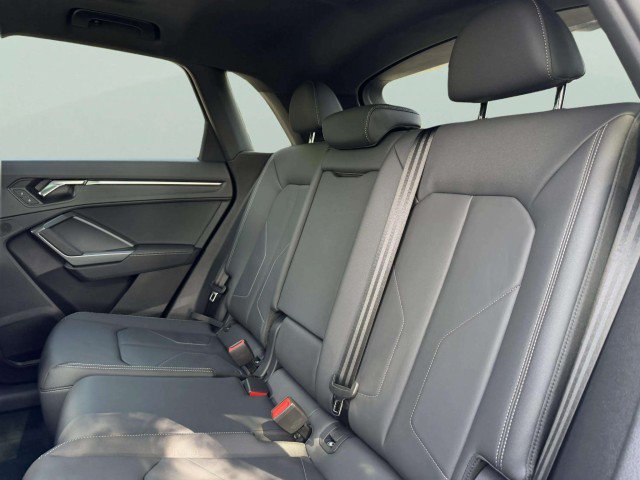 Certified 2025 Audi Q3 2.0T Premium w/ Convenience Package AWD/4WD image 24