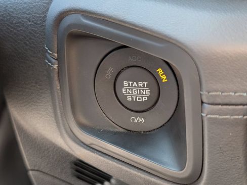 Used 2026 Jeep Gladiator Mojave AWD/4WD image 18