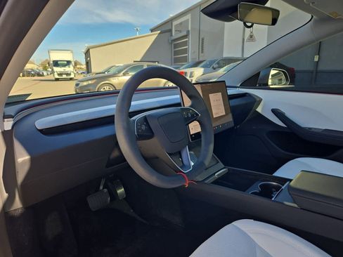 Used 2025 Tesla Model 3 Long Range image 2
