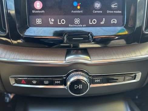 Certified 2025 Volvo XC60 B5 Plus image 25