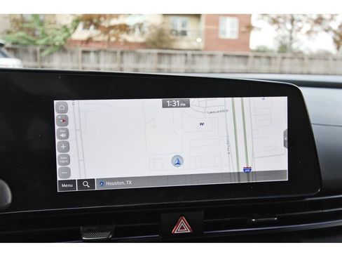 Used 2025 Hyundai Elantra SEL FWD image 26