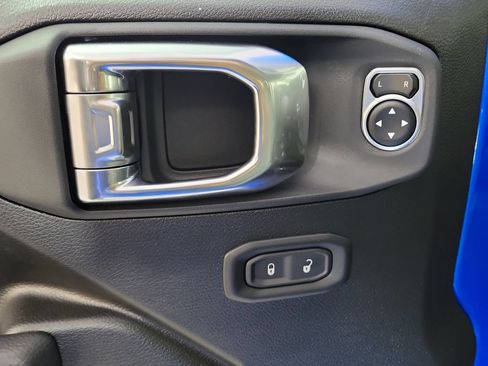 Used 2026 Jeep Gladiator Sport AWD/4WD image 15