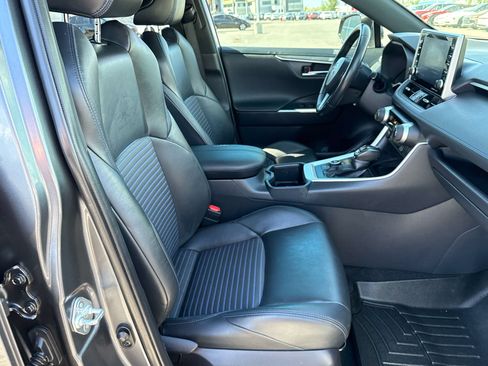 Used 2022 Toyota RAV4 XSE AWD/4WD image 17