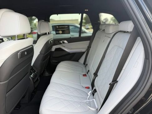 Certified 2024 BMW X5 xDrive40i w/ M Sport Package AWD/4WD image 16
