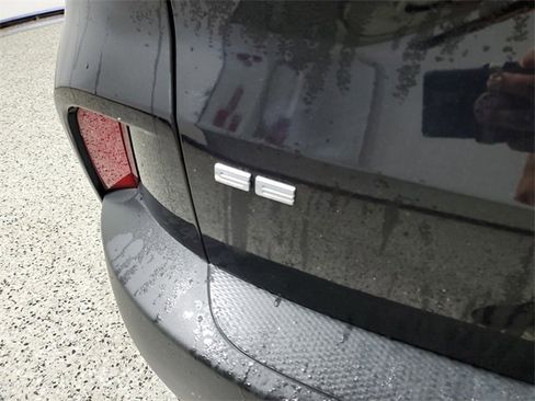 Used 2022 Ford Escape SE w/ SE Sport Appearance Package image 5