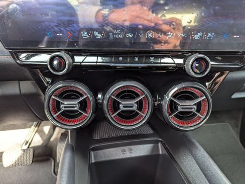 Used 2025 Chevrolet Blazer EV RS AWD/4WD image 28