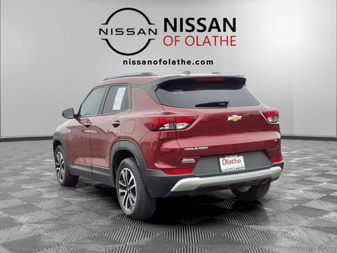 Used 2025 Chevrolet TrailBlazer LT image 3