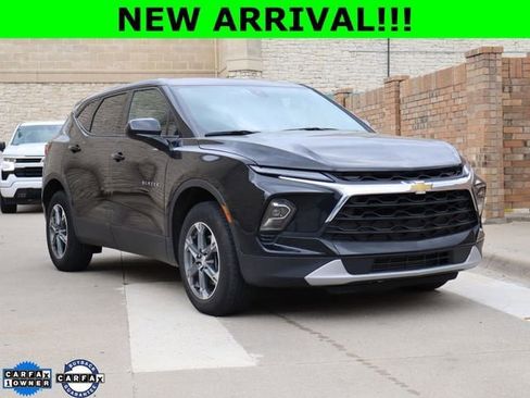Used 2025 Chevrolet Blazer LT image 1