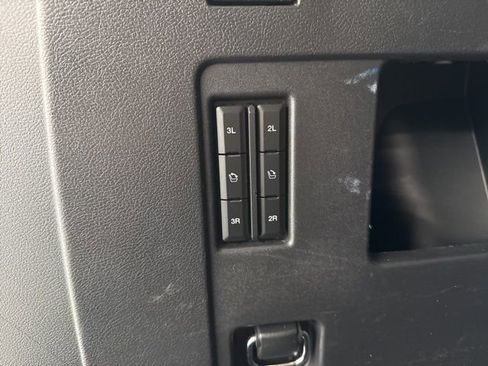 Used 2023 Ford Expedition Max Limited image 11